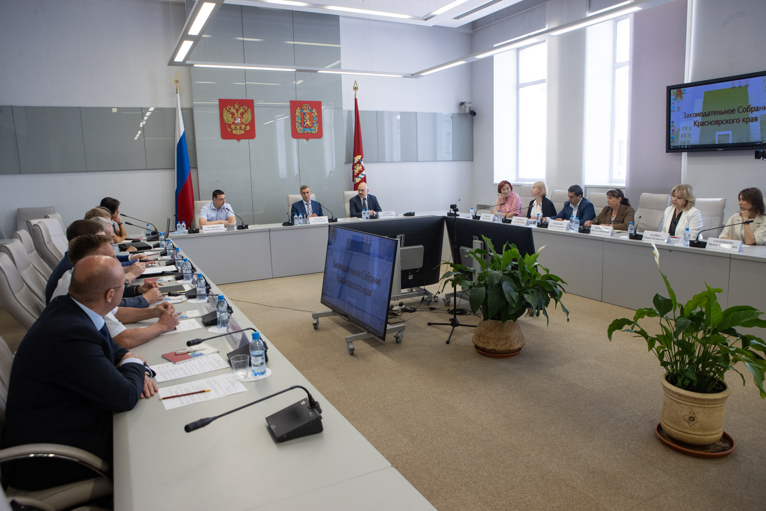 Краевые парламентарии обсудили вопросы высшего образования с Сергеем Кабышевым